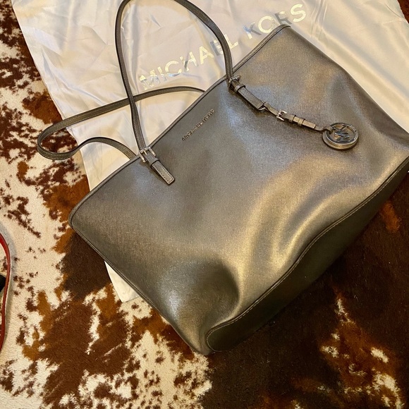 Michael Kors bag - Picture 8 of 8